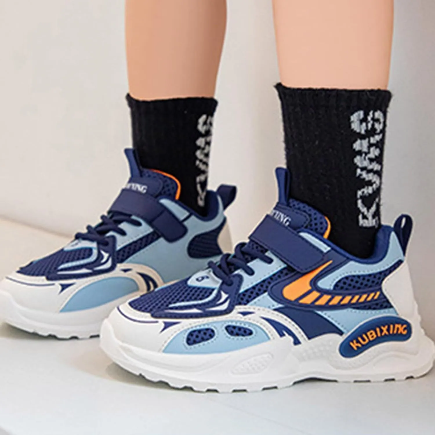 2025 Girls Casual Shoes Comfortable Soft Sole Sport Sneakers Breathable Mesh Non-Slip Walking Footwear Summer Cute Kids Loafer Shoe Indoor/Outdoo Fashion Lace Up Run Vacation Slippers