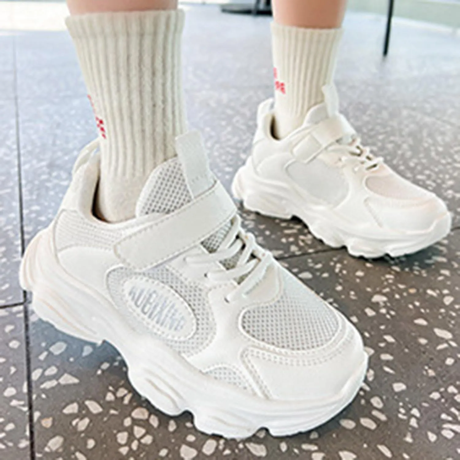 2025 Girls Casual Shoes Comfortable Soft Sole Sport Sneakers Breathable Mesh Non-Slip Walking Footwear Summer Cute Kids Loafer Shoe Indoor/Outdoo Fashion Lace Up Run Vacation Slippers