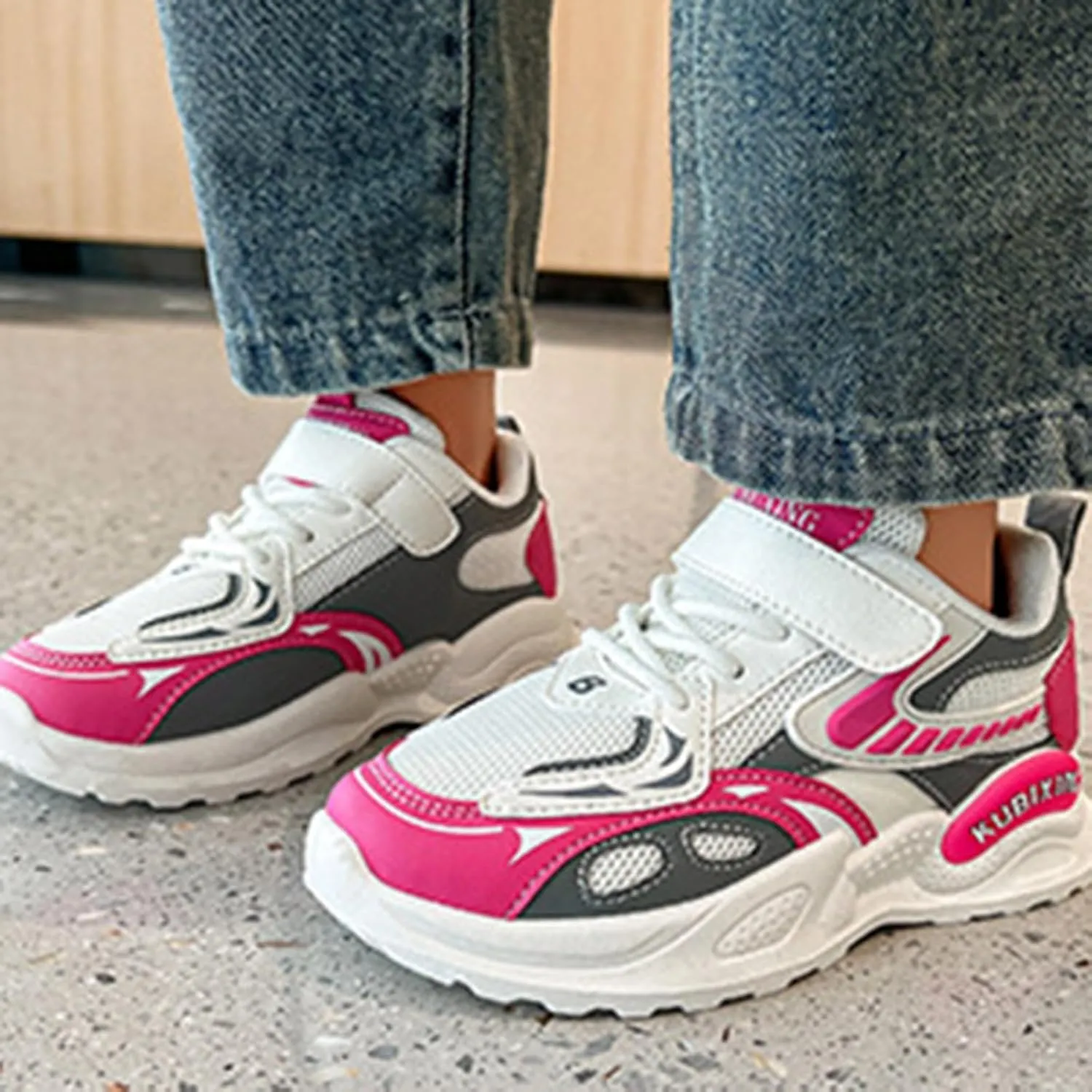 2025 Girls Casual Shoes Comfortable Soft Sole Sport Sneakers Breathable Mesh Non-Slip Walking Footwear Summer Cute Kids Loafer Shoe Indoor/Outdoo Fashion Lace Up Run Vacation Slippers