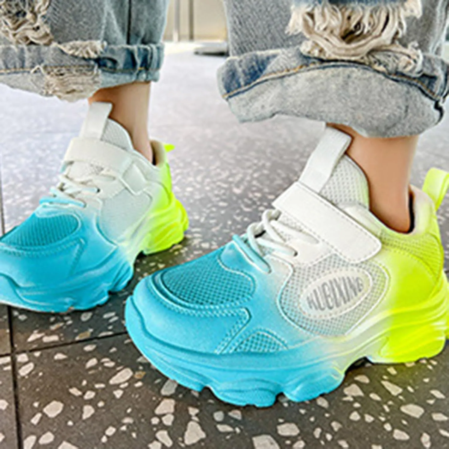 2025 Girls Casual Shoes Comfortable Soft Sole Sport Sneakers Breathable Mesh Non-Slip Walking Footwear Summer Cute Kids Loafer Shoe Indoor/Outdoo Fashion Lace Up Run Vacation Slippers