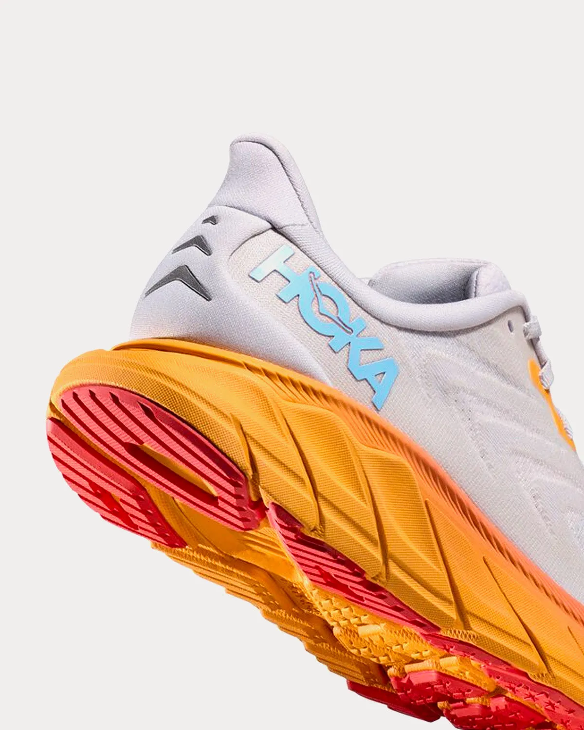 Arahi 6 Nimbus Cloud / Blanc De Blanc Running Shoes