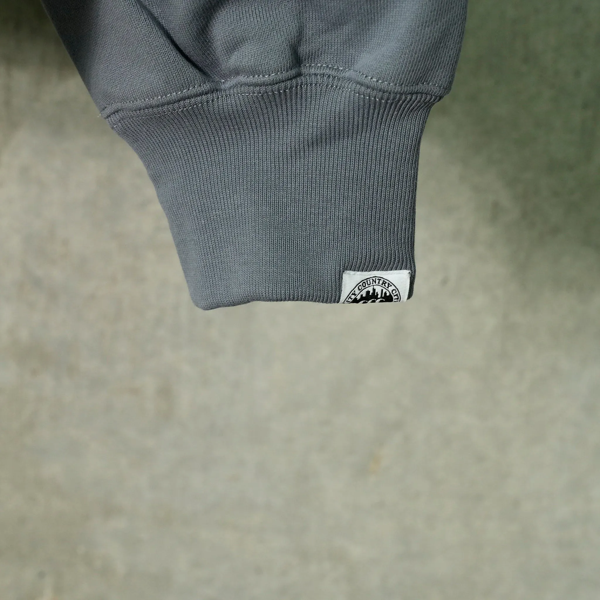 EMBROIDERE LOGO SWITCHING COTTON SWEATSHIRT / DEEP BLUE