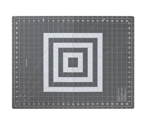 Fiskars Folding Cutting Mat with Non-Slip Base (18" x 24")