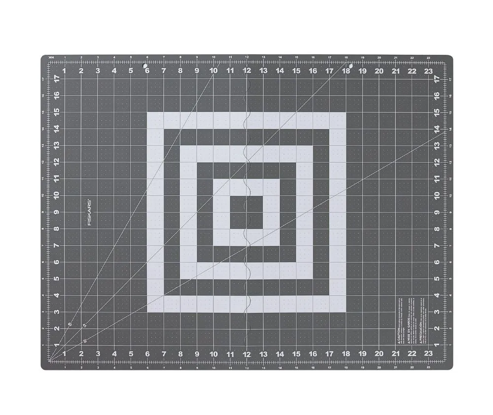 Fiskars Folding Cutting Mat with Non-Slip Base (18" x 24")