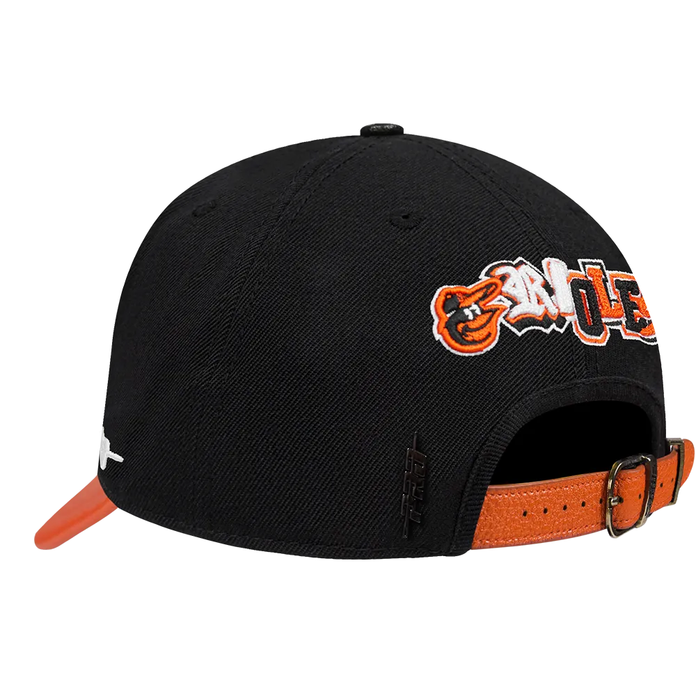 MLB BALTIMORE ORIOLES CITY RANSOM LEATHER PINCH FRONT STRAPBACK (BLACK)